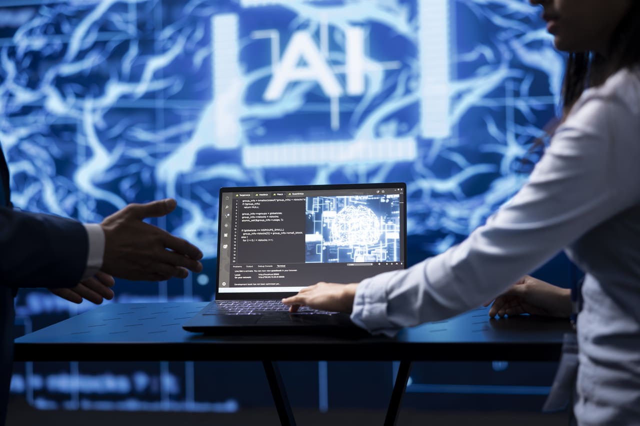 Ingeniería en IA y Pensamiento Artificial, Gestión de Clientes con IA asociada