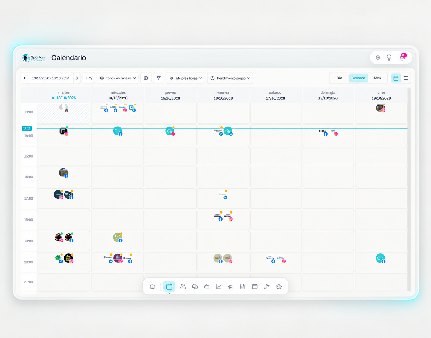 Calendario de Spartan Comunica en mockup claro con destellos turquesa